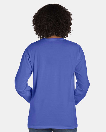 Unisex Garment-Dyed Long Sleeve T-Shirt With a Pocket